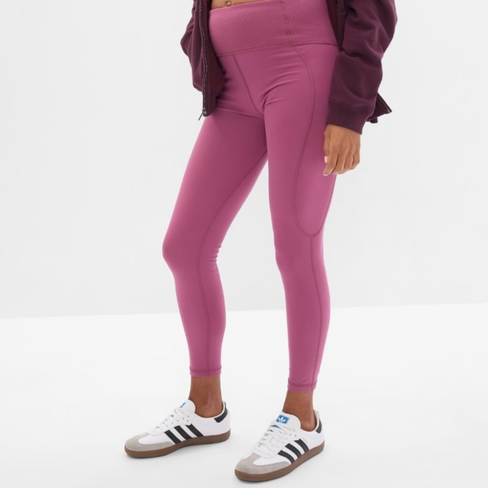 NWT - ⭐️Host Pick⭐️Medium Old Navy Maternity Leggings